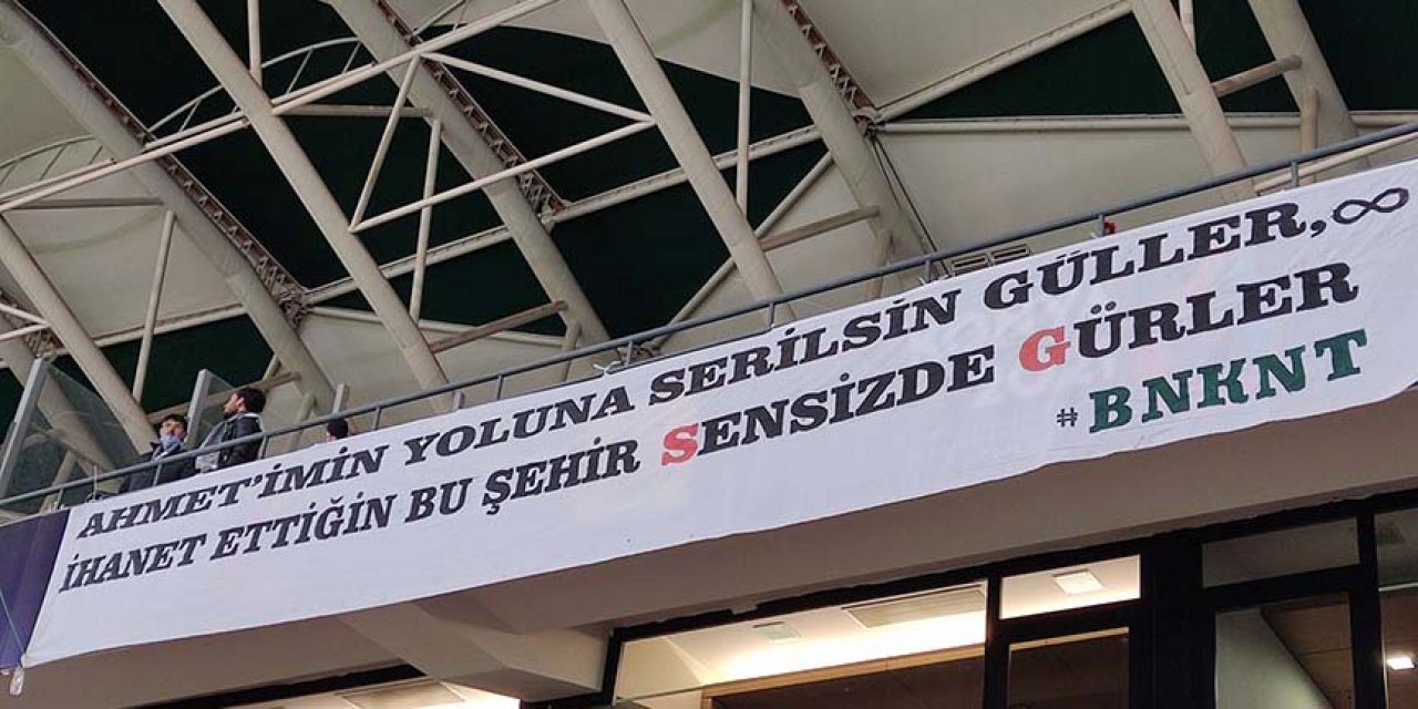 Konyaspor taraftarından Serdar Gürler’e pankartlı gönderme