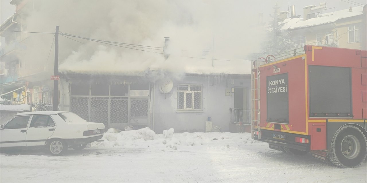Konya’da yangın! Kış ortasında bir aile evsiz kaldı