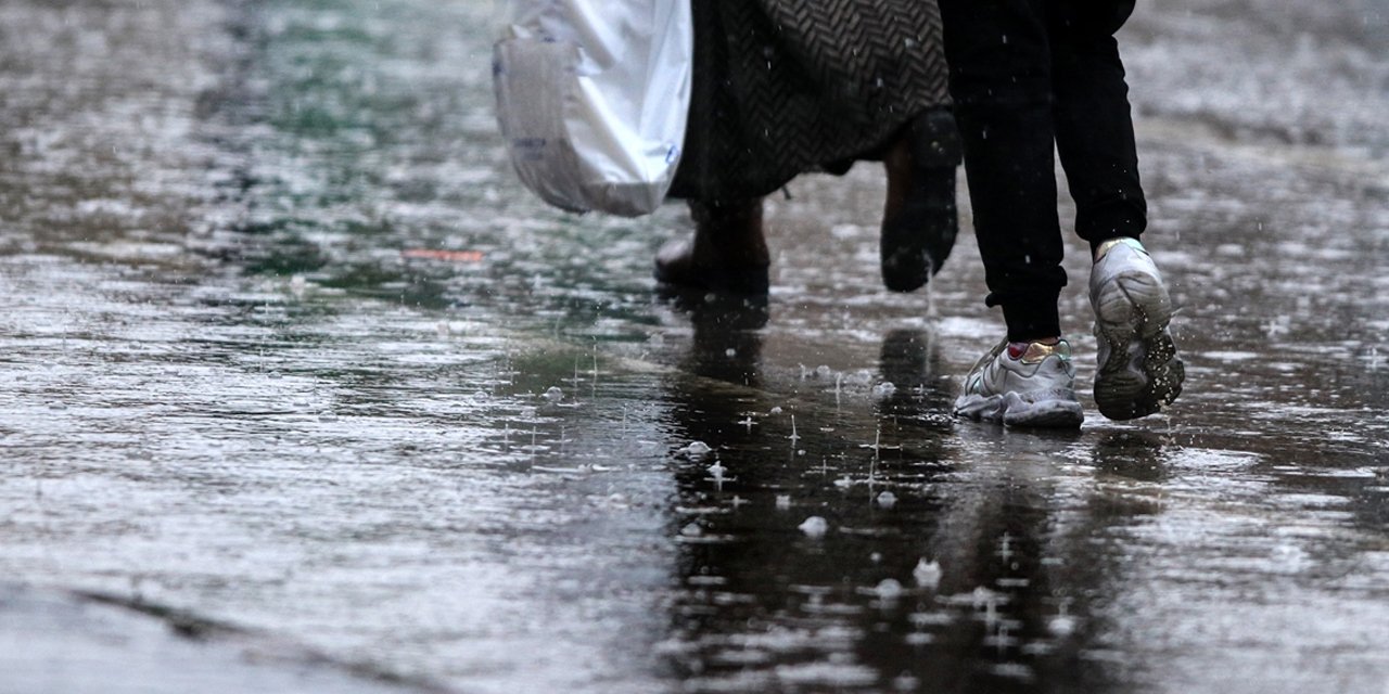 Konya'da beklenen yağışlar başladı