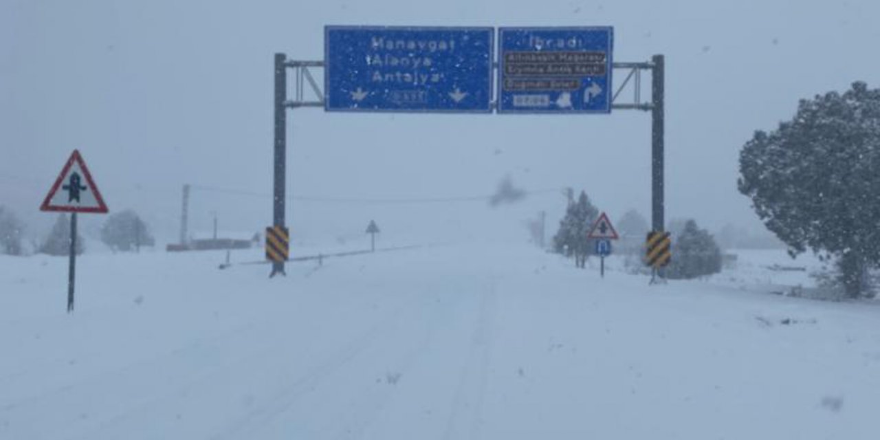 Son Dakika: Konya - Antalya yolu, 17 saat sonra yeniden trafiğe açıldı