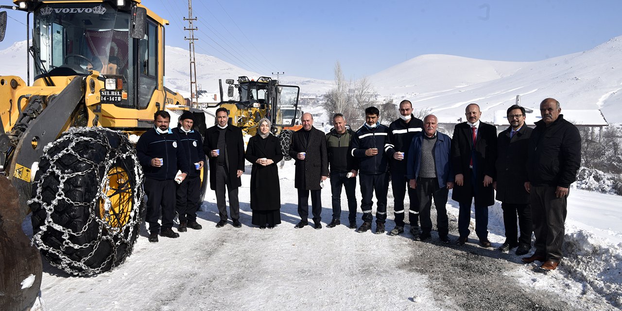 Selçuklu'daki kar temizleme çalışmalarını yerinde incelediler