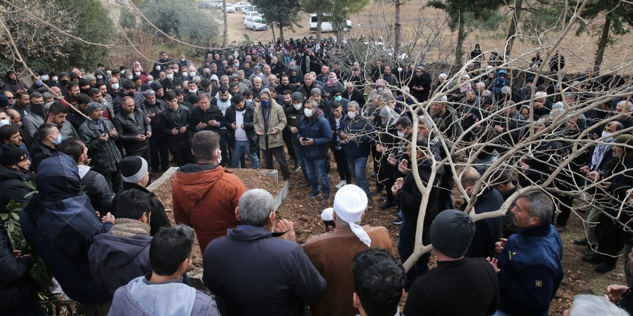 Büyük acı! Anne ve bebeği yan yana toprağa verildi
