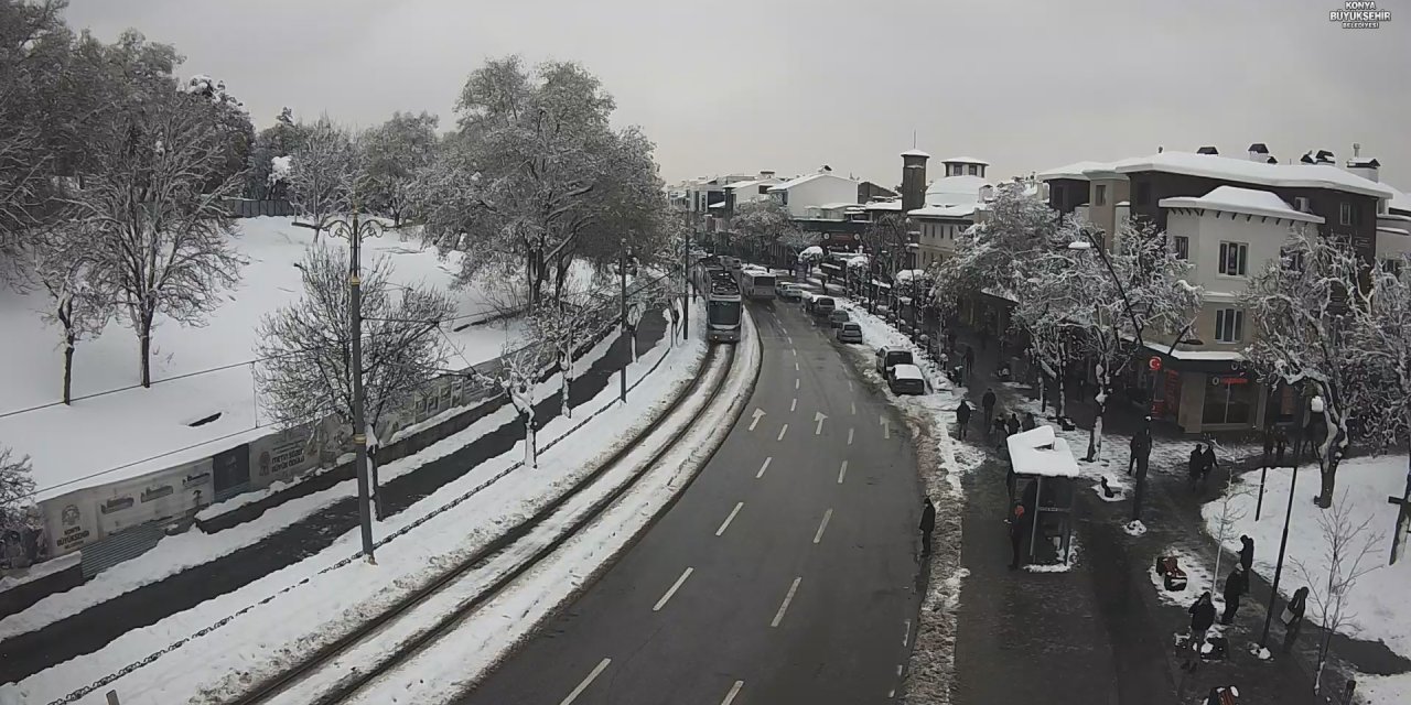Konyalılar kar güzelliğini şehir kameralarından izledi