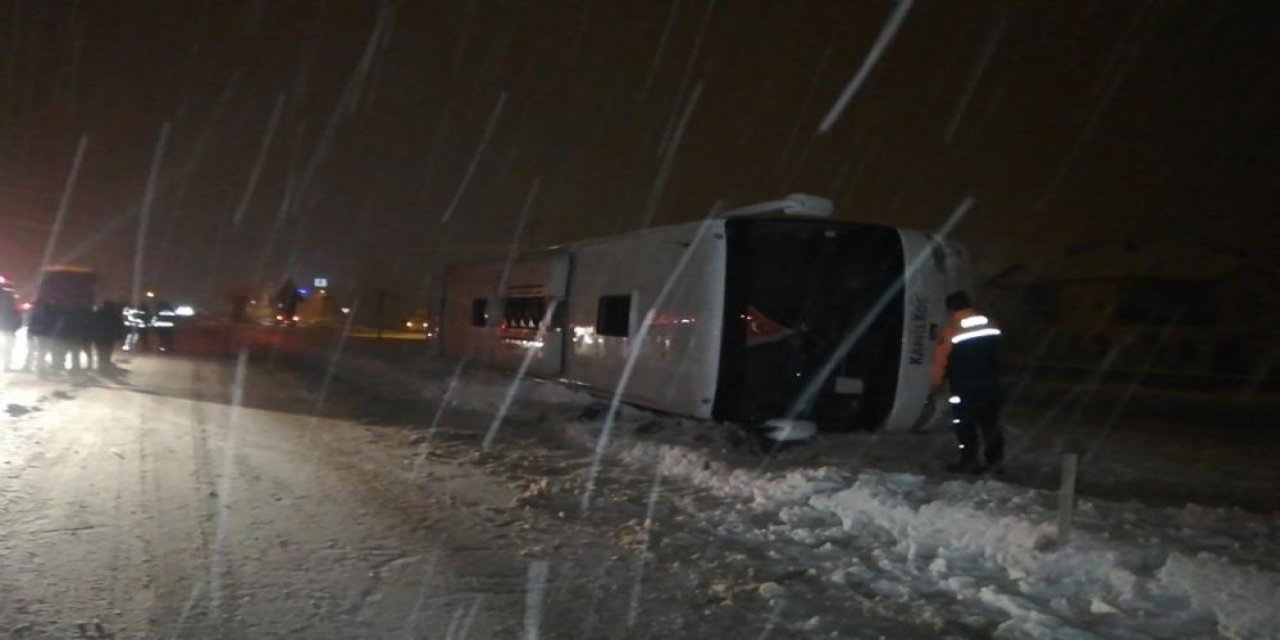 Rize’den Konya’ya gelen yolcu otobüsü devrildi! 23 yaralı var