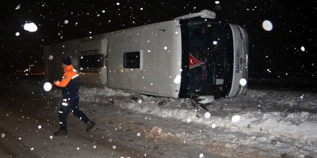 Konya'ya gelirken kaza yapan otobüsün yolcuları taburcu oldu