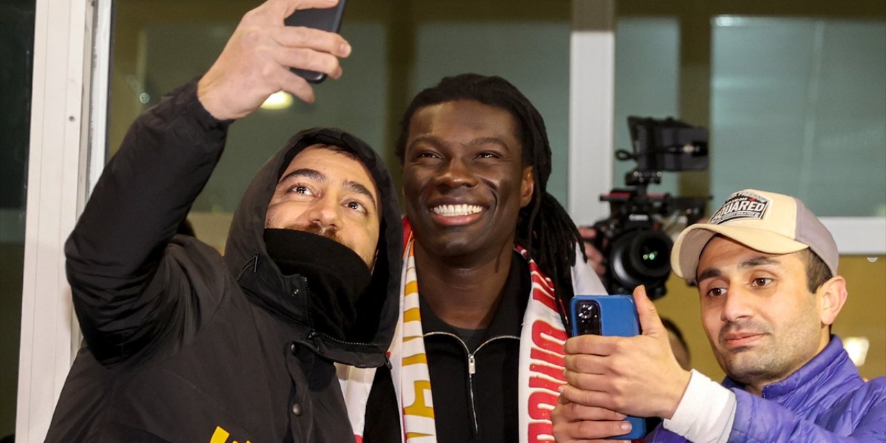 Bafetimbi Gomis'in sözleşmesinde skandal madde