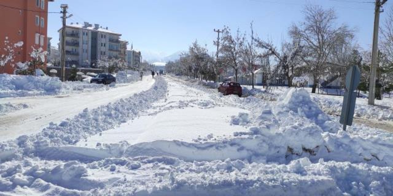 Elektrik verilemeyen şehirde okullar 5 gün tatil edildi