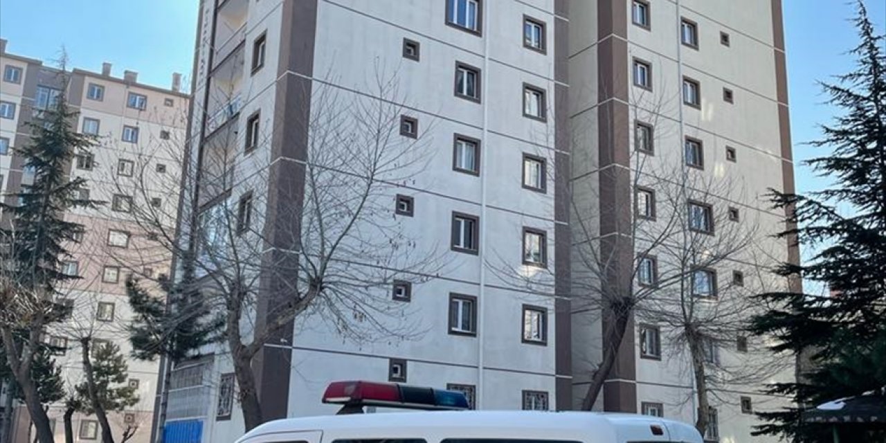 Polisten kaçmaya çalışan firari hükümlü 2. kattan atladı