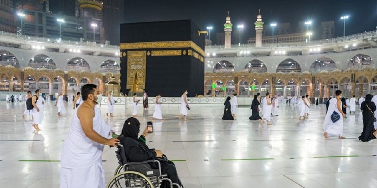 Suudi Arabistan'dan Kovid-19 nedeniyle flaş umre kararı