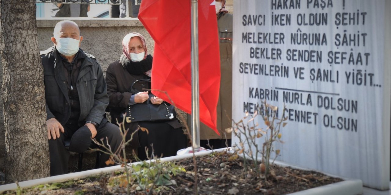 Şehit Cumhuriyet Savcısı Hakan Kılıç şehâdetinin 10. yılında mezârı başında anıldı