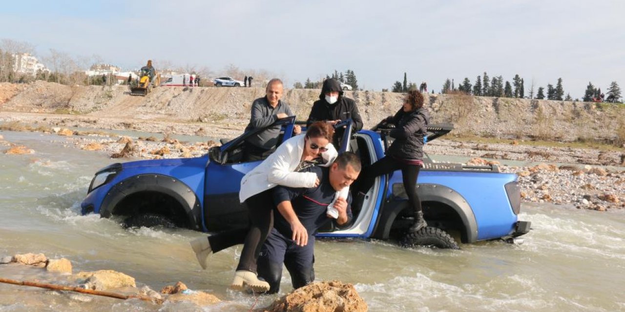 İzleyenlerin 'Kahraman' dediği itfaiyeci mütevazi tavrıyla da hayran bıraktı