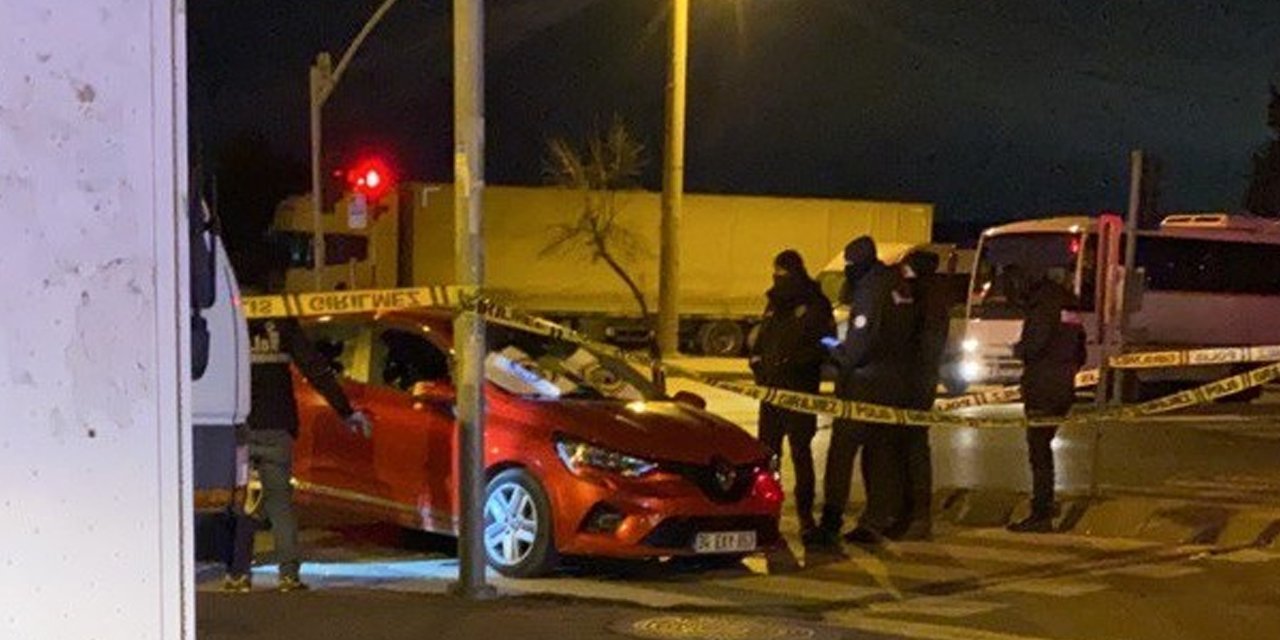 İki genç kadına kırmızı ışıkta kanlı infaz