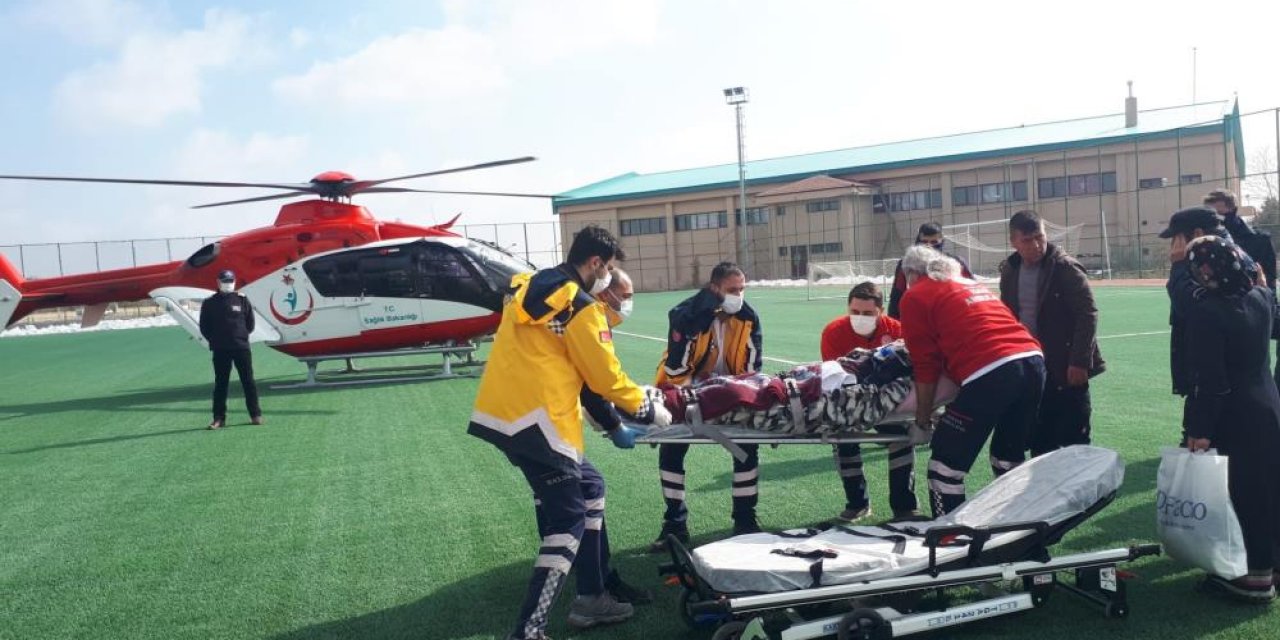 Hava ambulansı, Konya’da kalp krizi geçiren hasta için şehir stadına indi