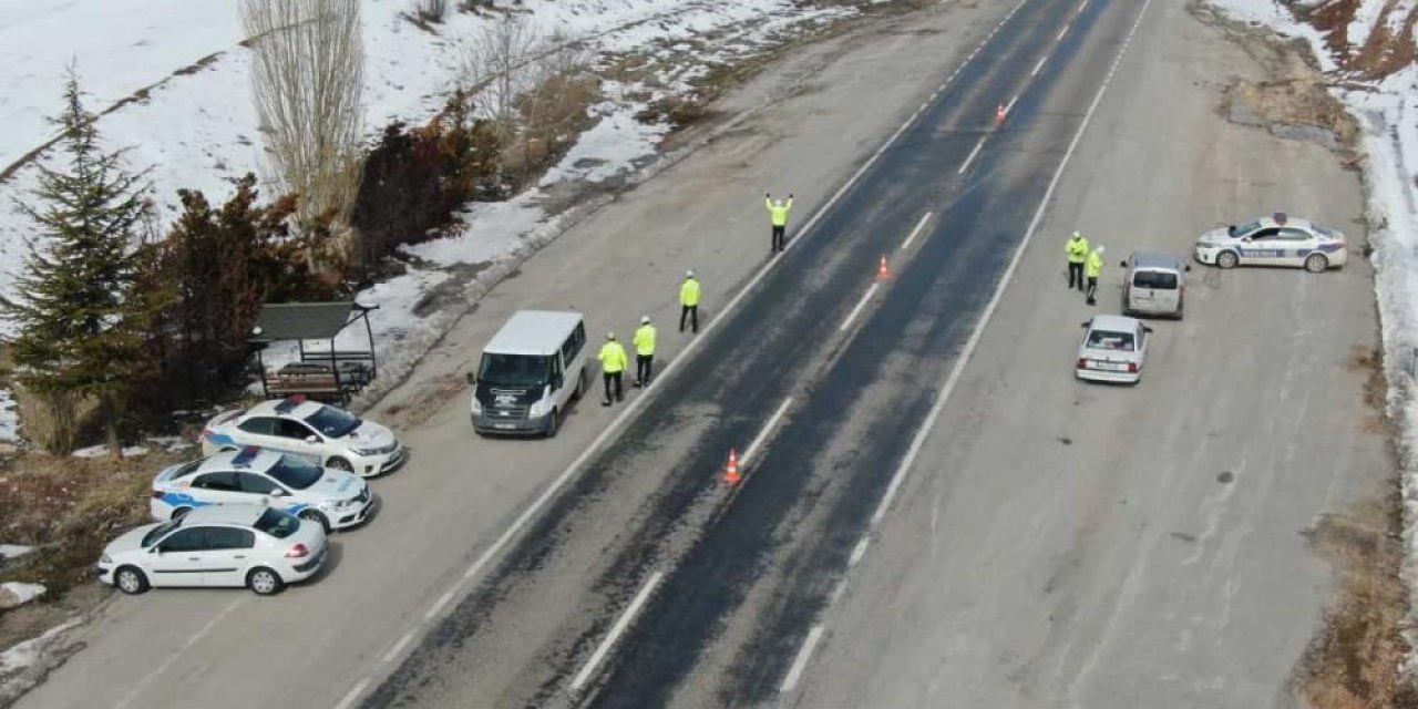 Konya’da havadan trafik denetimi! 34 sürücüye ceza