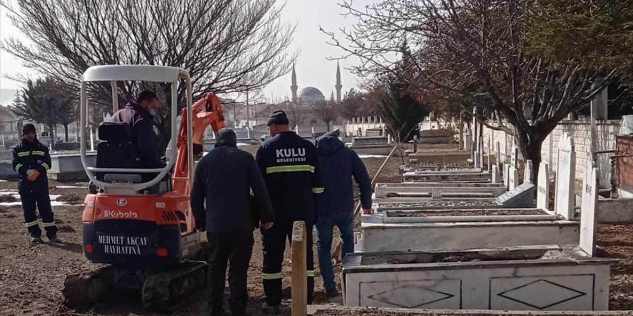 Konya'da 40 yıl önce ölen kişinin mezarı açıldı