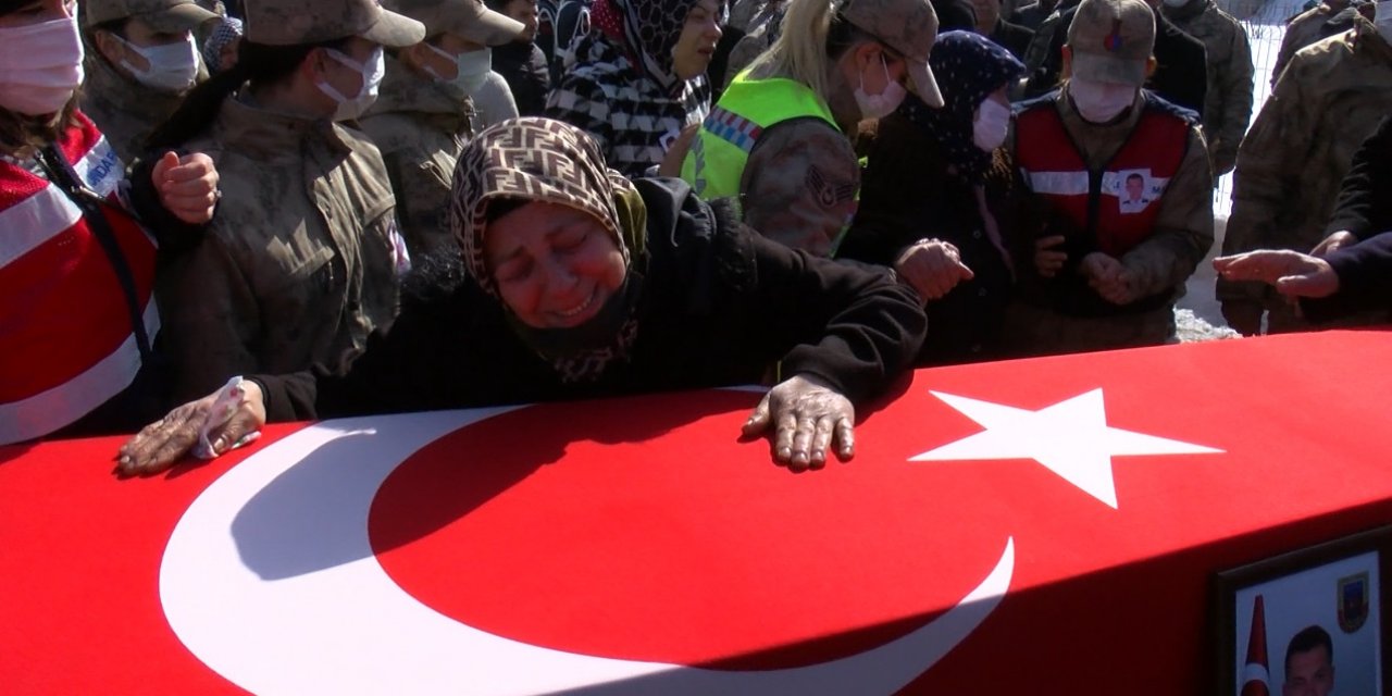 Konya’daki kazada can veren uzman çavuş Mustafa Karakan’a yürek yakan veda