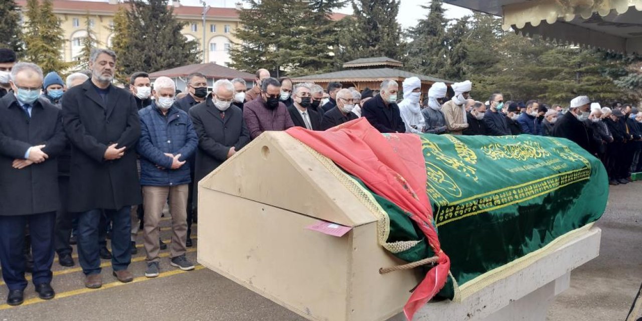 Karabük Üniversitesi Rektörü Polat’ın annesi Konya’da toprağa verildi