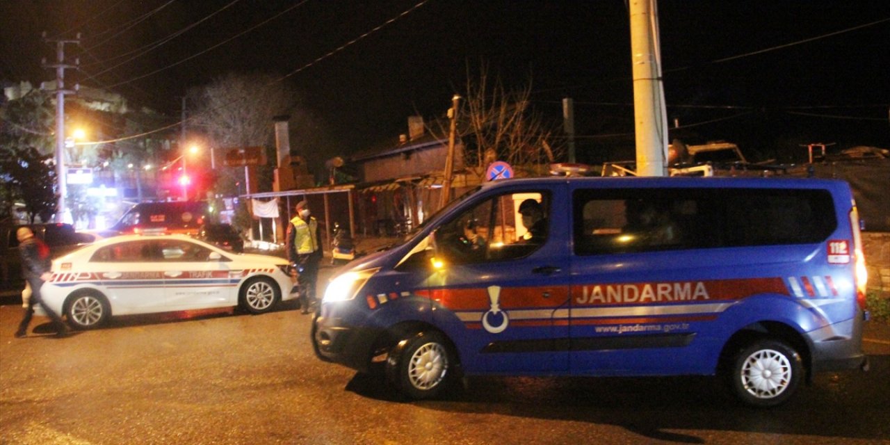 Husumetlilerin restoran önündeki kavgasında kan döküldü: 1 ölü, 2 yaralı