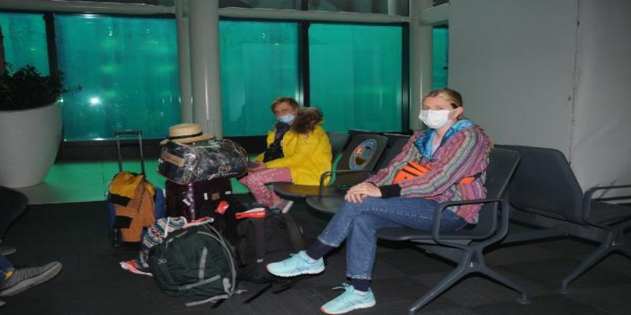 Ukraynalı yolcular İstanbul Havalimanı'nda kaldı