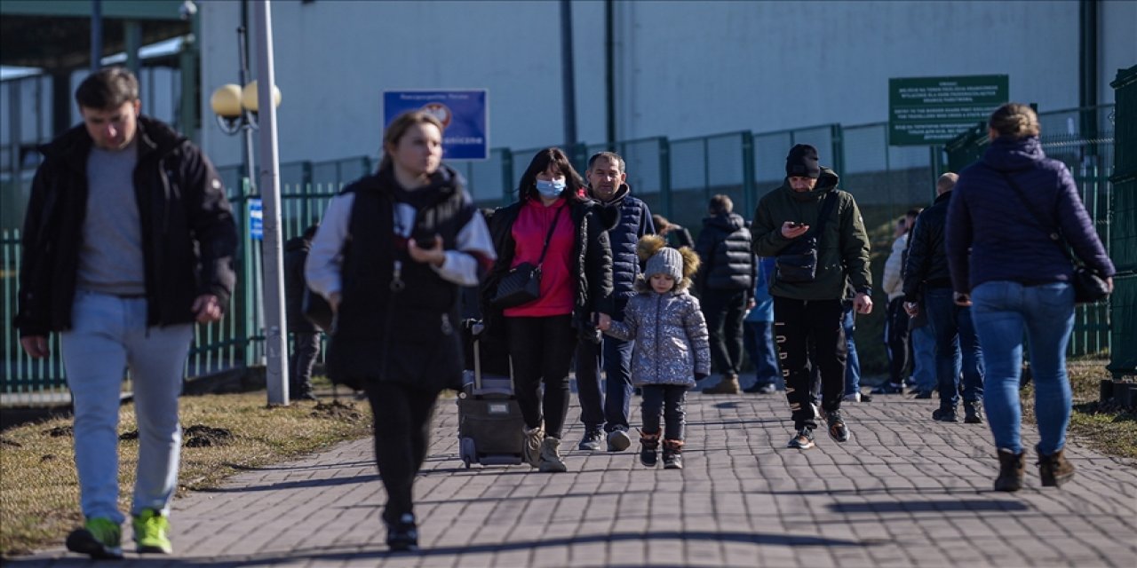 BM: Ukrayna'da 100 binden fazla sivil yerinden edildi