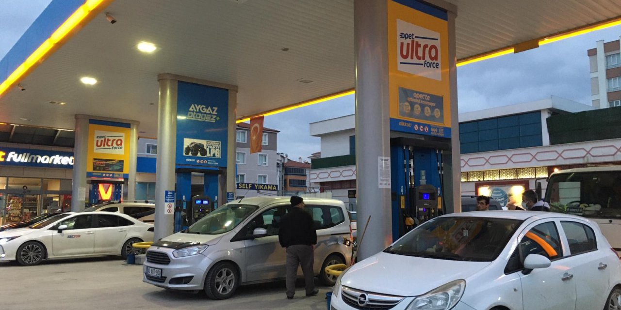 17 liranın üzerine çıkmıştı! Benzin ve motorine indirim geliyor