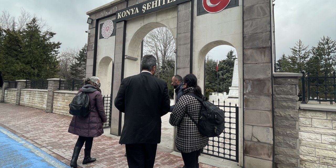 66 yıl sonra Konya Şehitliği'nde dedelerinin kabrinde dua ettiler