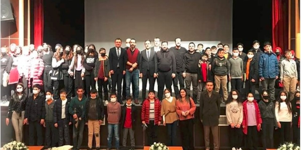Karapınar'da öğrencilere tiyatro gösterisi
