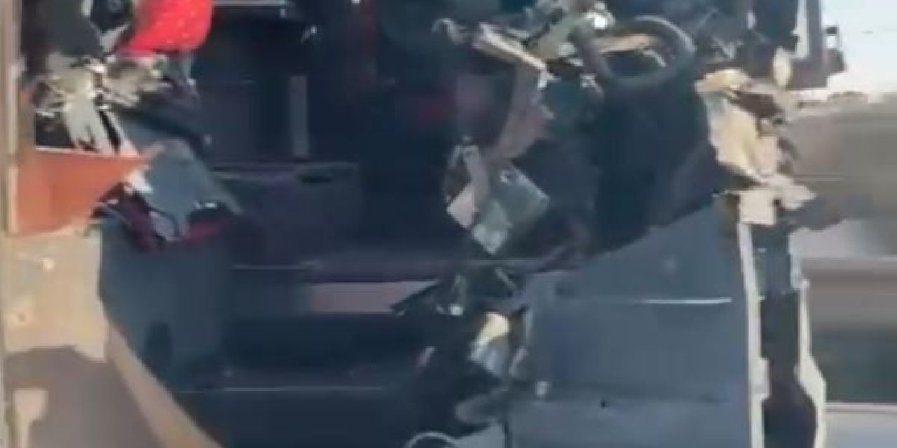 Trafikte bu otobüsü gören telefona sarıldı