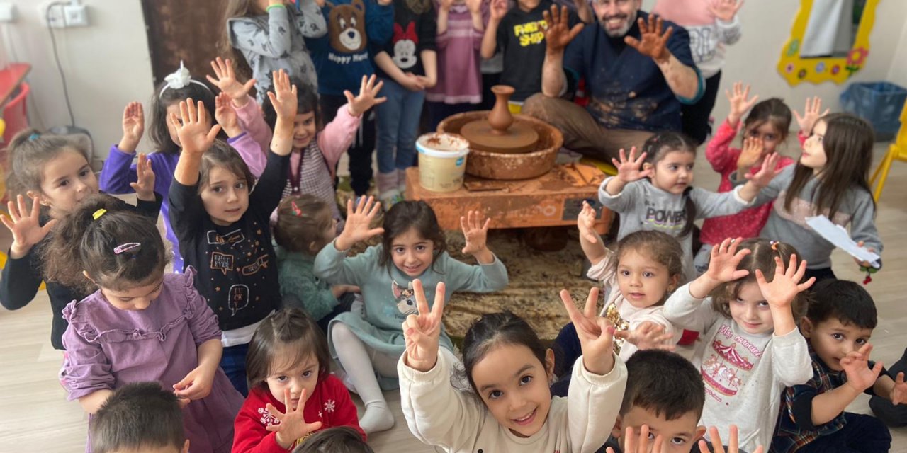 Konya Özel Elmas Anaokulu minikleri çamurla tanıştı