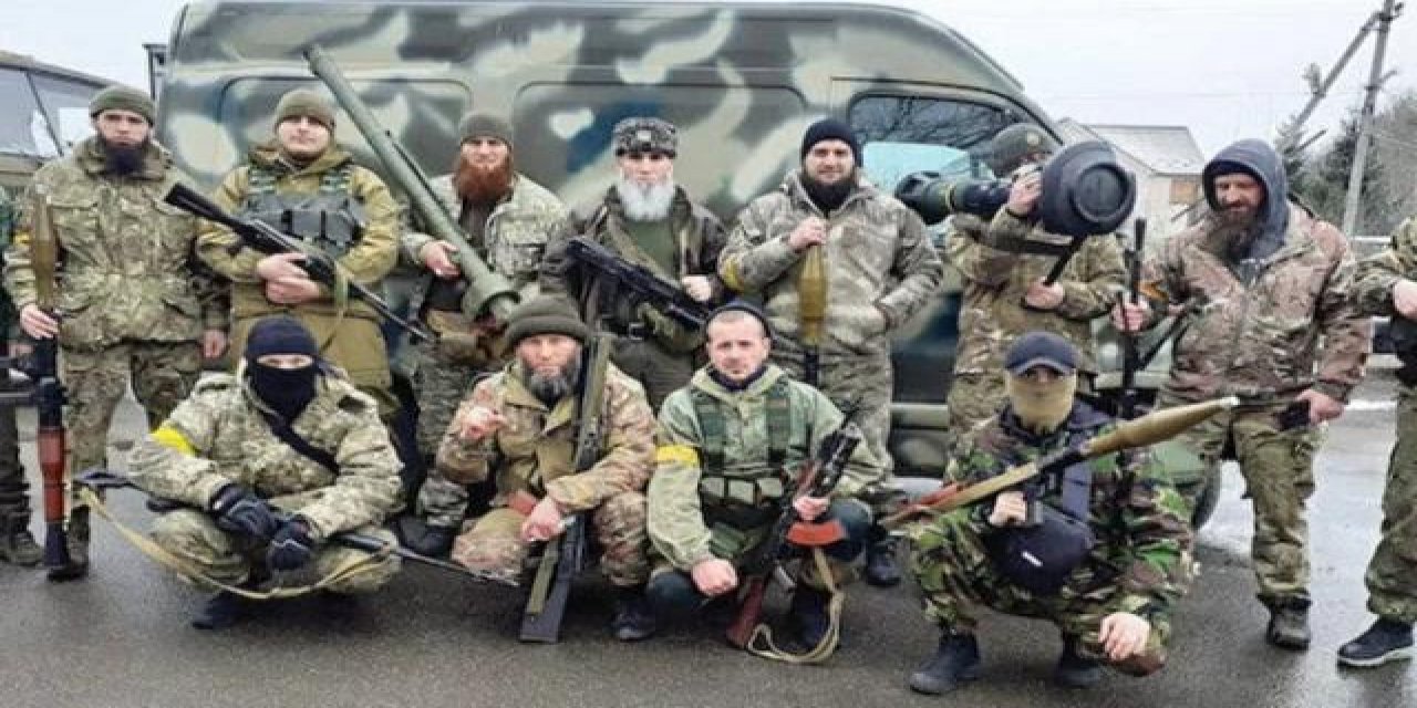 Ukrayna saflarına katılan Çeçenler "Şeyh Mansur Taburu"nu kurdu