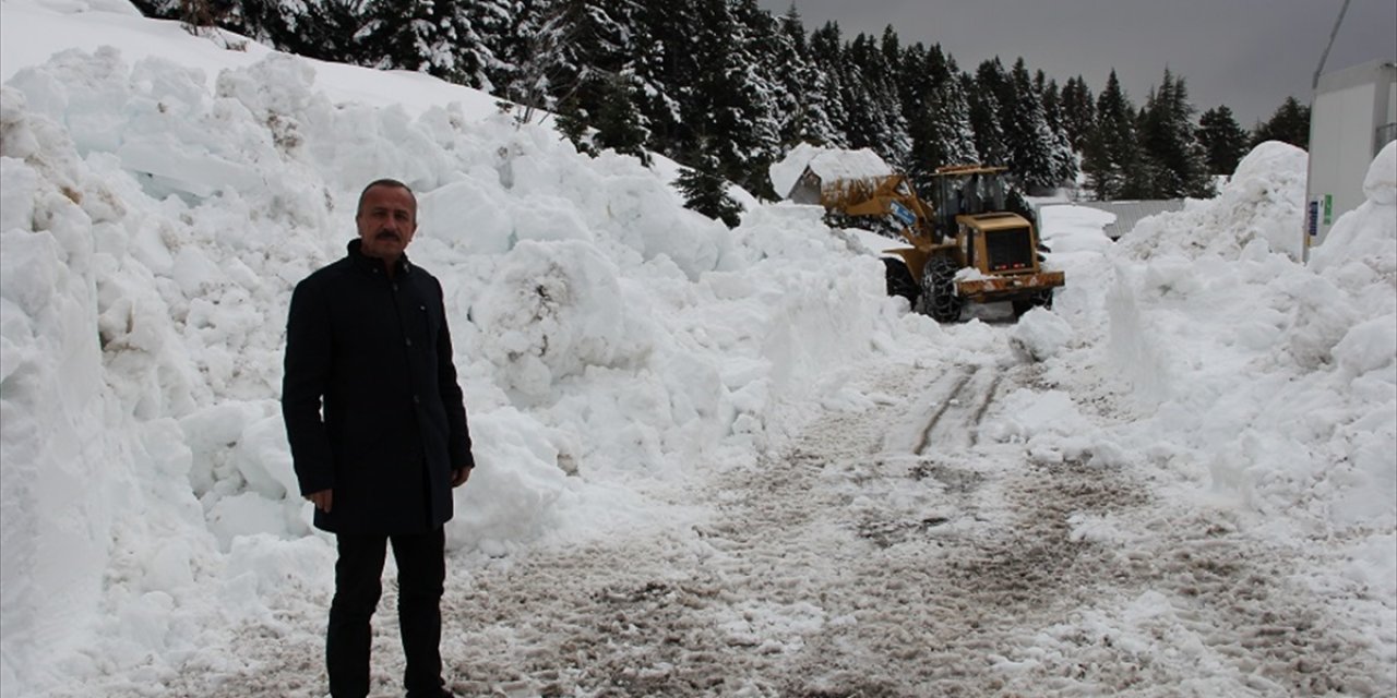 Görüntü Konya’dan! Karın kapattığı yollar açılıyor