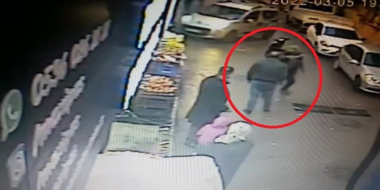 Satırla saldırdı, o anlar kameraya yansıdı