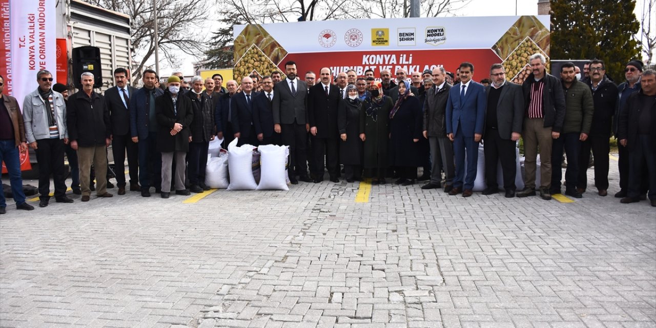 Konya'da çiftçiye 736,5 ton arpa, mercimek ve nohut tohumu dağıtıldı