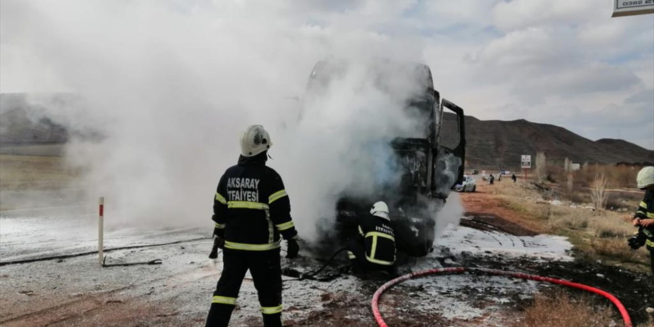 Önce dumanlar ardından alevler yükseldi!