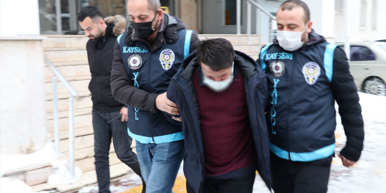 Çalıştığı bankayı soydu, alışveriş yaparken yakalandı