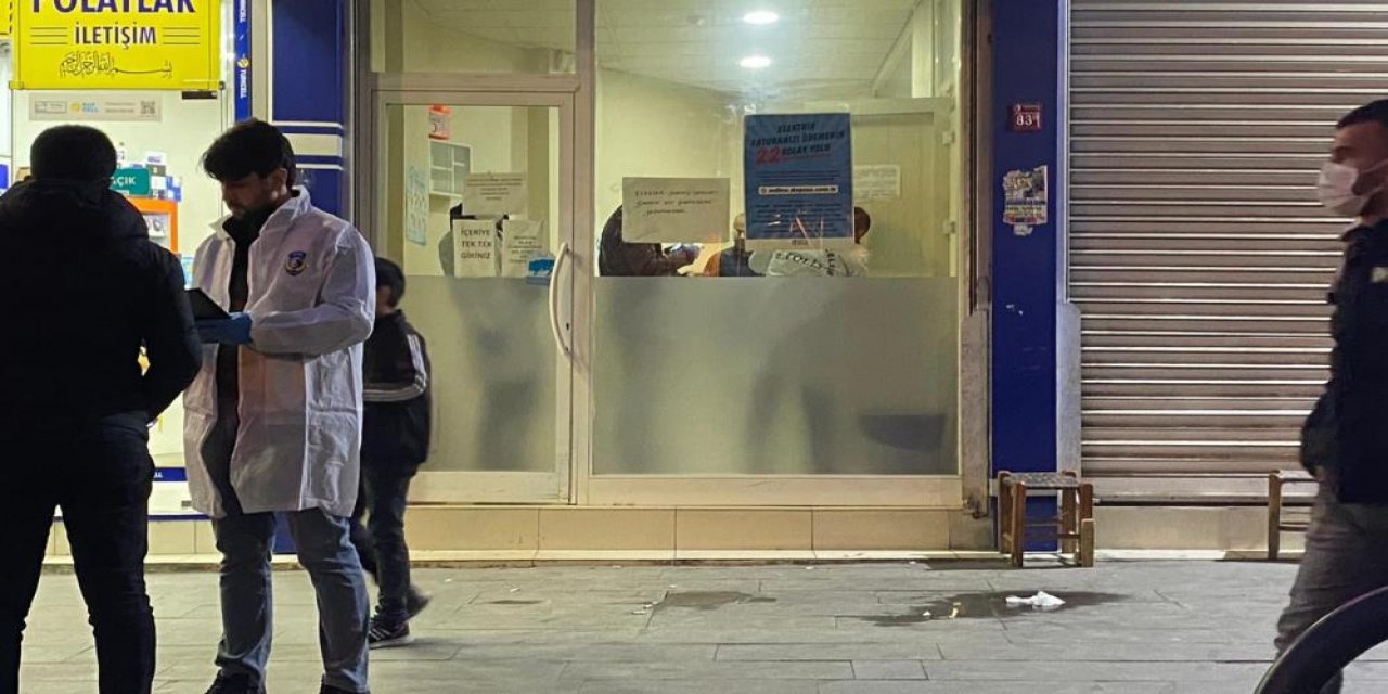 Bıçakla geldiler, 40 bin lira gasp ettiler