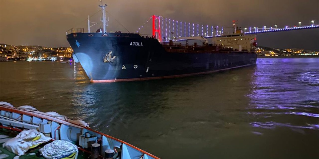183 metre boyundaki gemi İstanbul Boğazı’nda sürüklendi