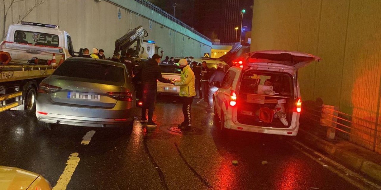 ‘Dur’ ikazına uymadı, 3 polise çarptı