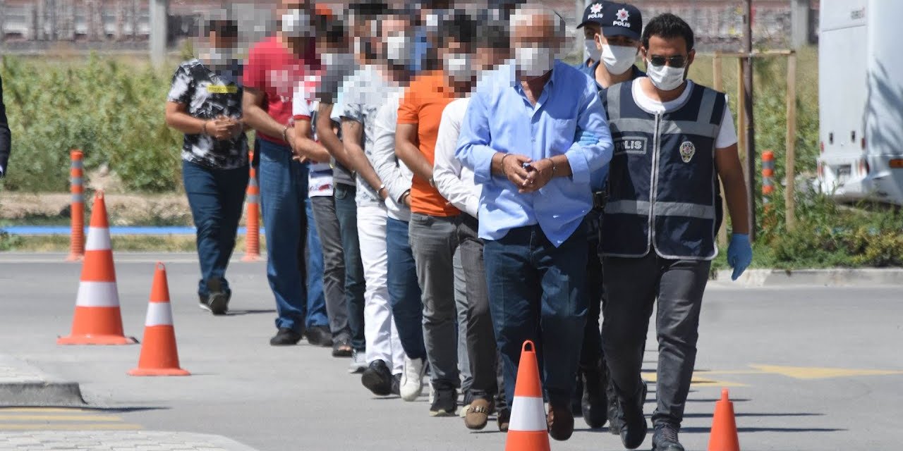 “Konya Valisiyim” yalanıyla dolandırıcılık sanıkları yargılanıyor