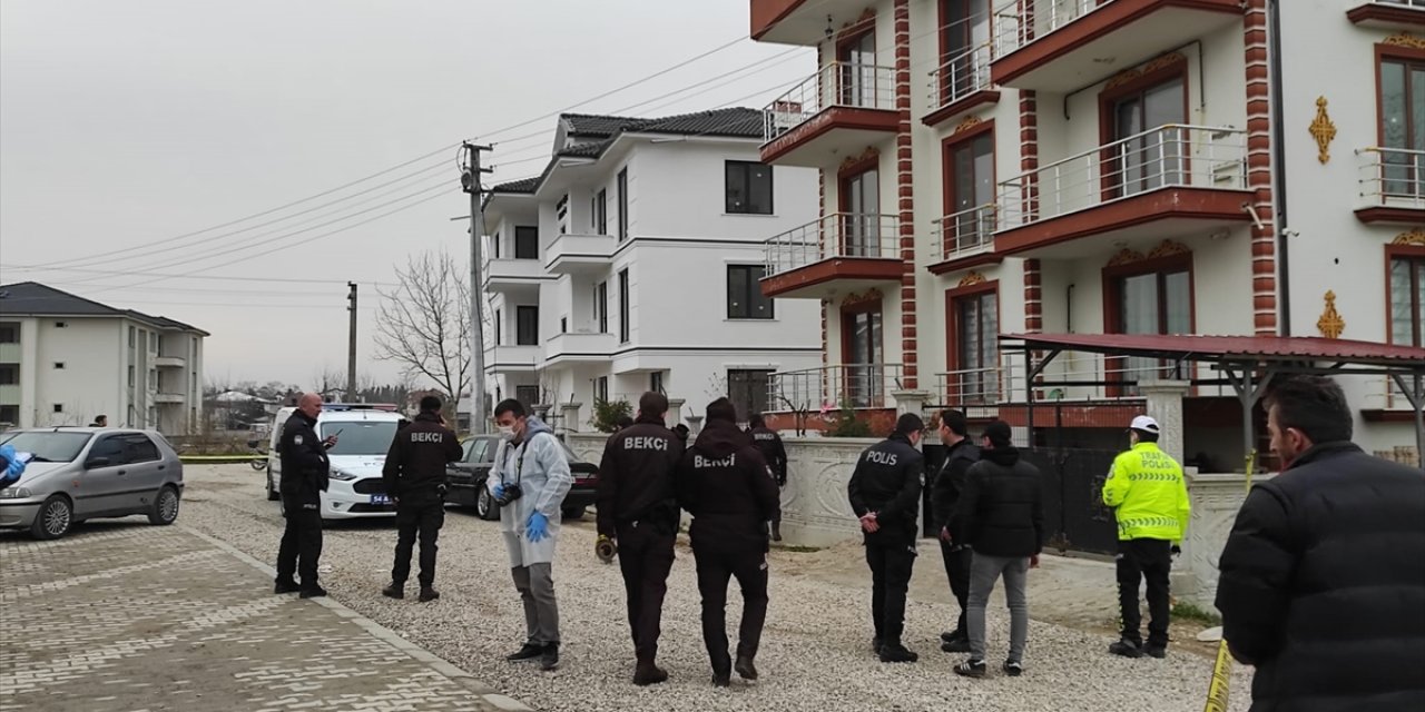 Komşu kadın, tartıştığı karı-kocayı silahla vurdu