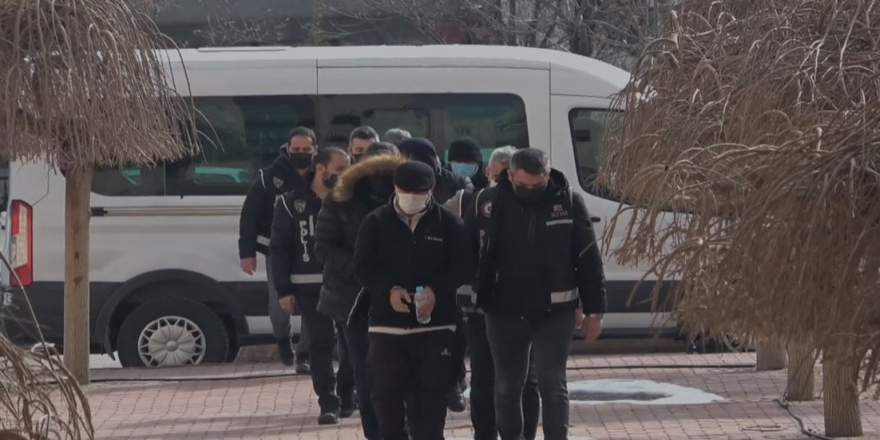 Son Dakika: Konya’da 12 adrese tefeci operasyonu! 5 kişi tutuklandı