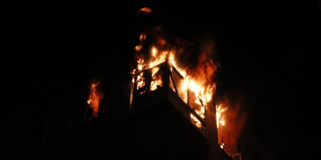 Üçlü priz yangın çıkarttı!