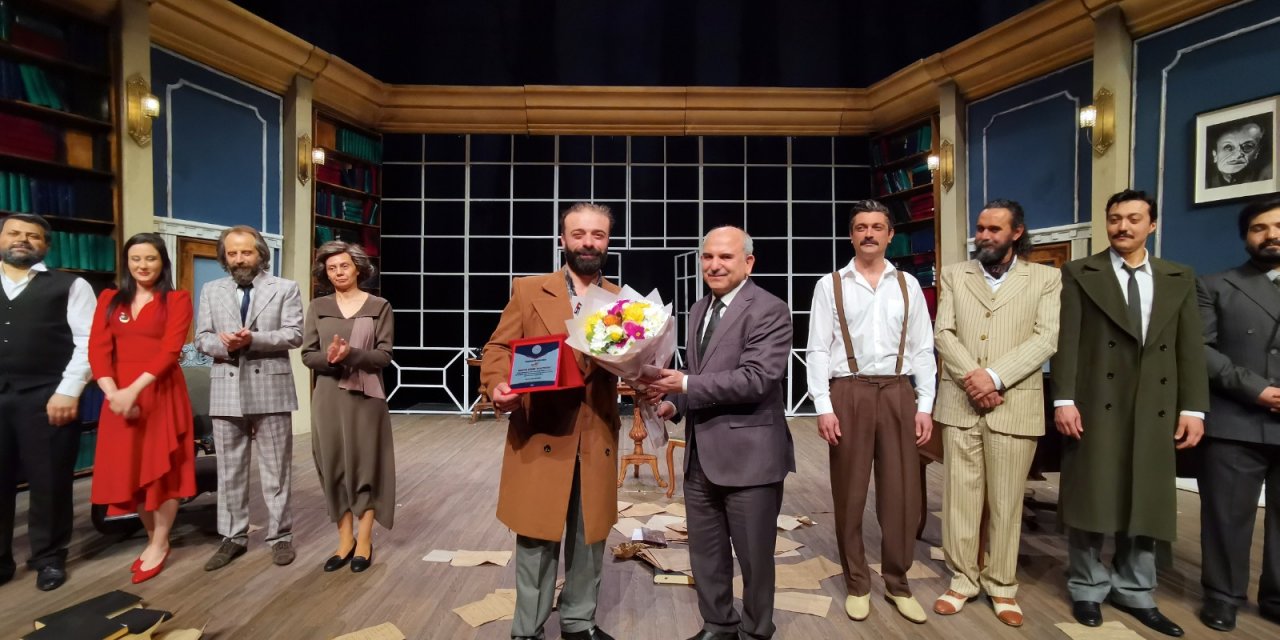 Konya’da sağlık çalışanlarına tiyatro morali