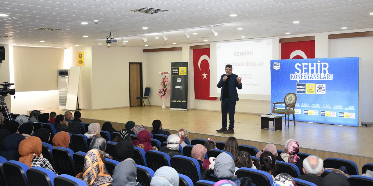 Konya Büyükşehir’in ilçelerde düzenlediği Şehir Konferansları sürüyor