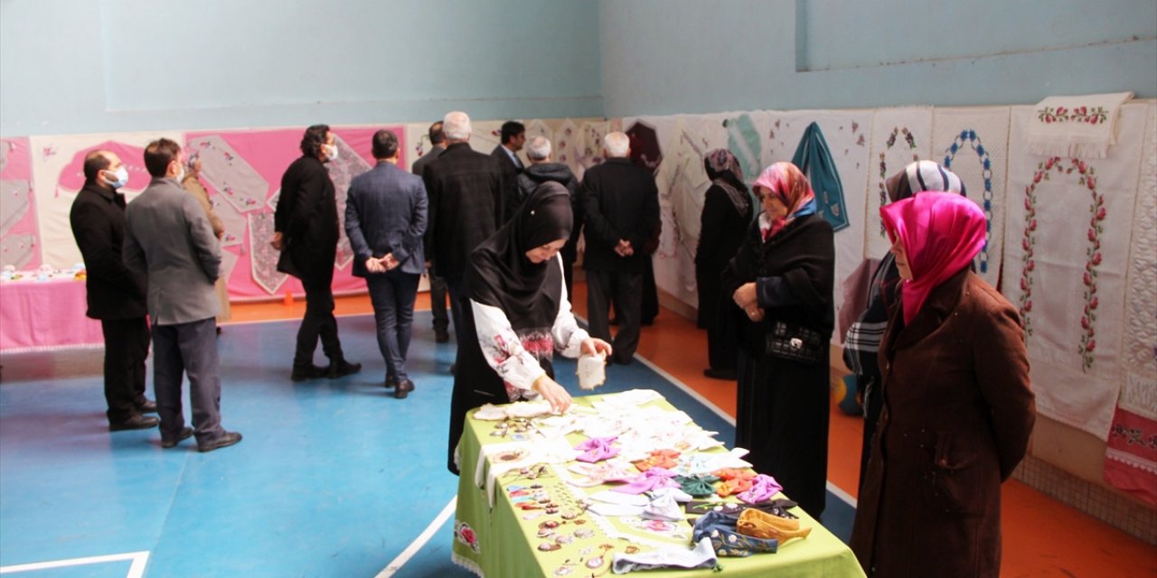 Halkapınar’da makine nakış sergisi açıldı