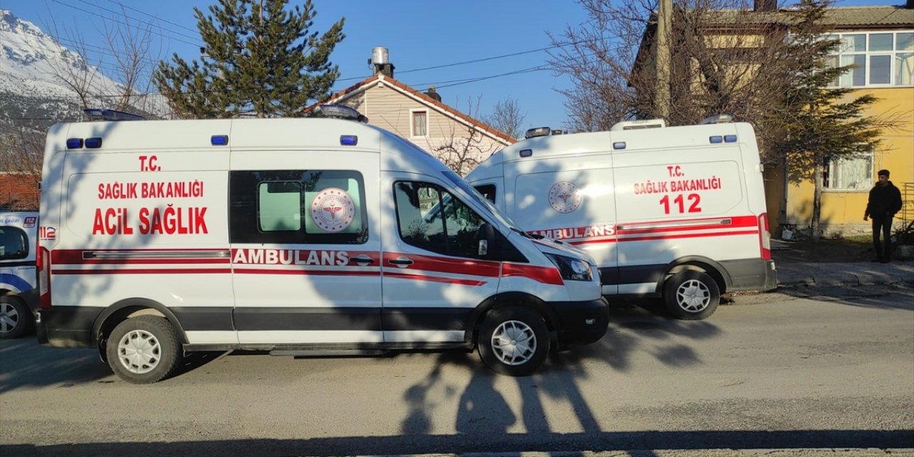 Konya’da anne ve iki kızı sobadan sızan karbonmonoksit gazından zehirlendi