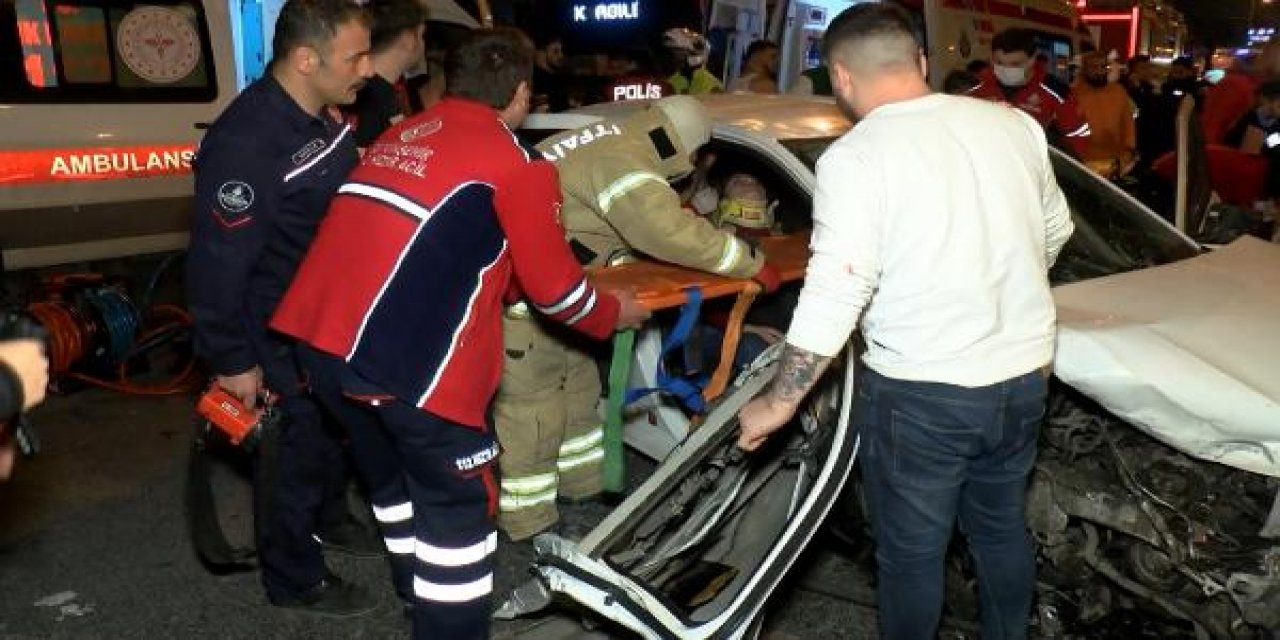 İki otomobil çarpıştı, 6 yaralıyı itfaiye kurtardı! Makas iddiası var