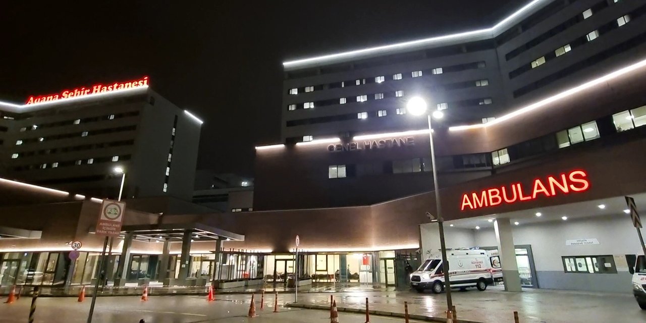 Otomobilden havaya ateş açıldı, penceredeki kadın gözünden vuruldu