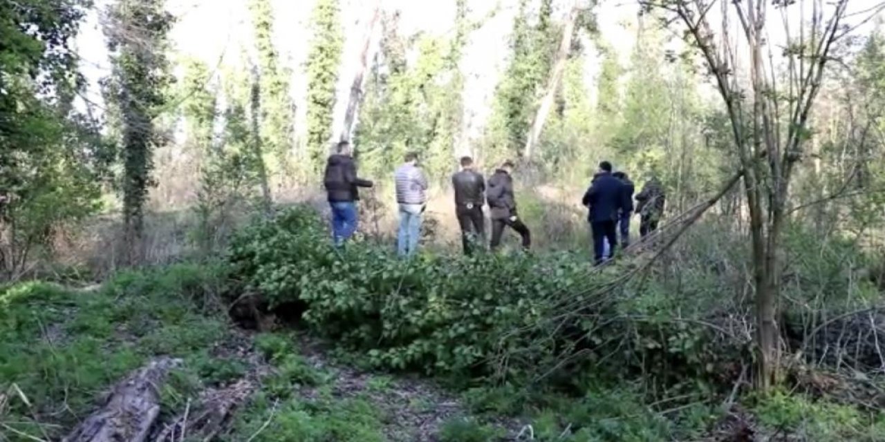 Kendisini bıçakladı, polis tampon yaparak genci kurtardı