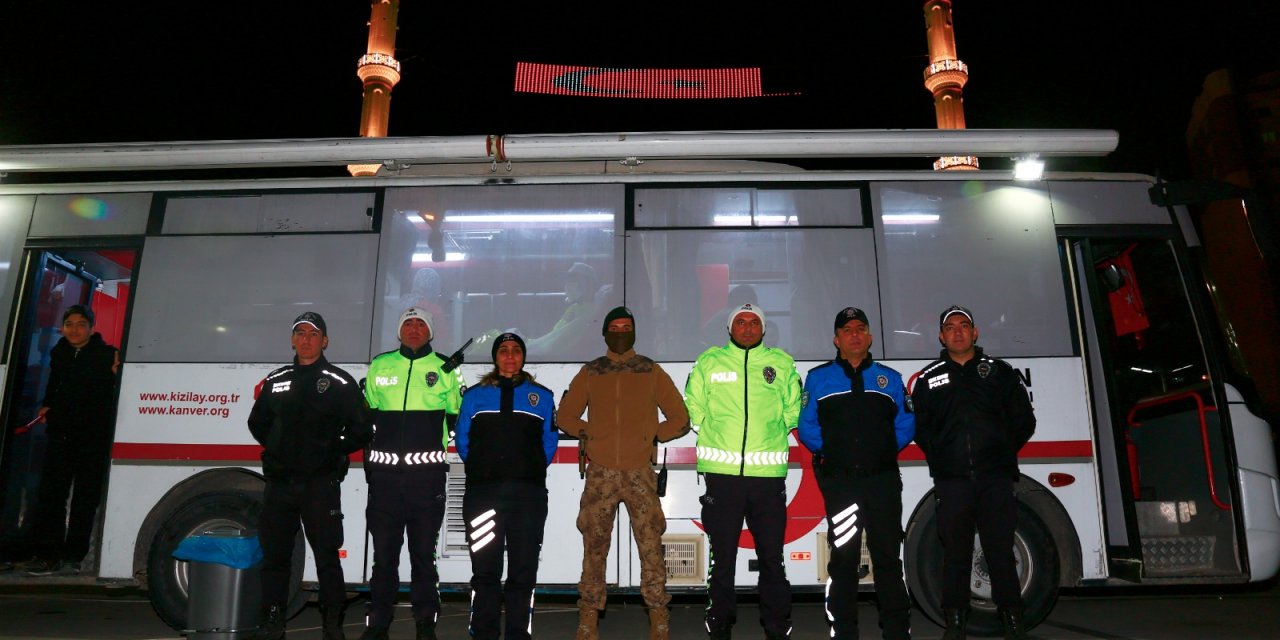 Konya İl Emniyet Müdürlüğü iftar sonrasında kan bağışında bulundu